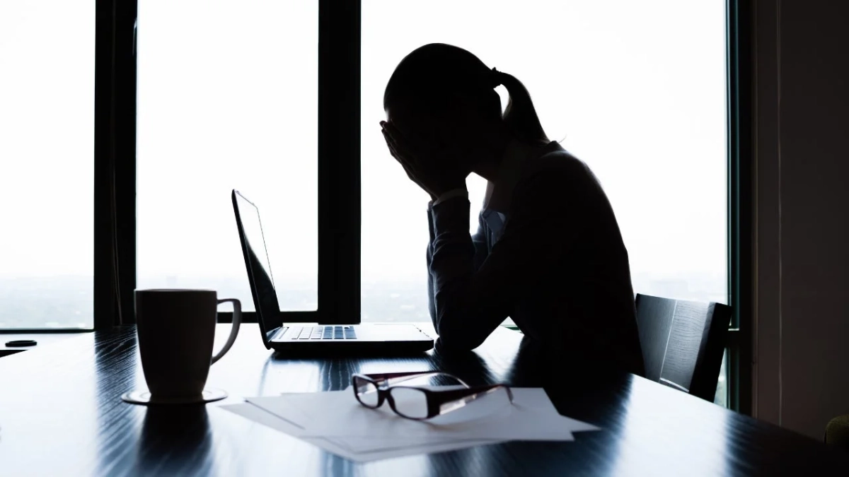 ストレスを抱える女性