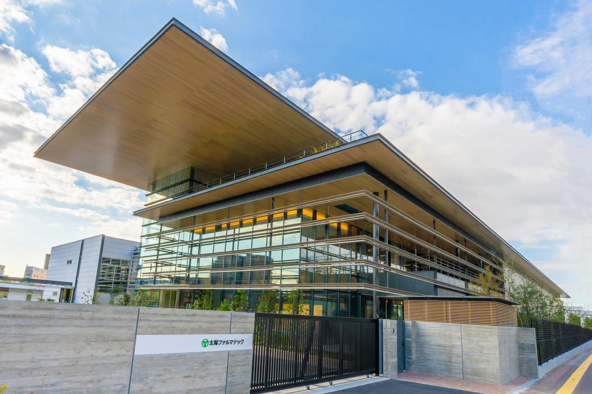 オフィスビル外観